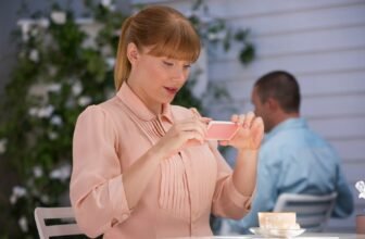 8 Extra Black Mirror Episodes That Deserve Sequels