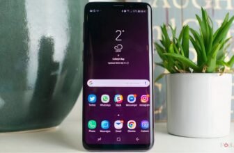 I used to hate curved cellphone screens, however now I discover myself lacking them