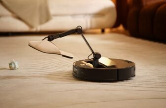 The Robotic Vacuum Arms Race Is Over, and the Unbelievable AI-Powered Roborock Saros Z70 Has Received