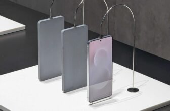 Samsung’s Absurdly Skinny Galaxy S25 Edge Can Reduce Cake—for $1,100